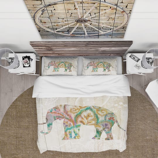 Designart 'Boho Paisley Elephant II vII' Traditional Bedding Set - Duvet Cover & Shams